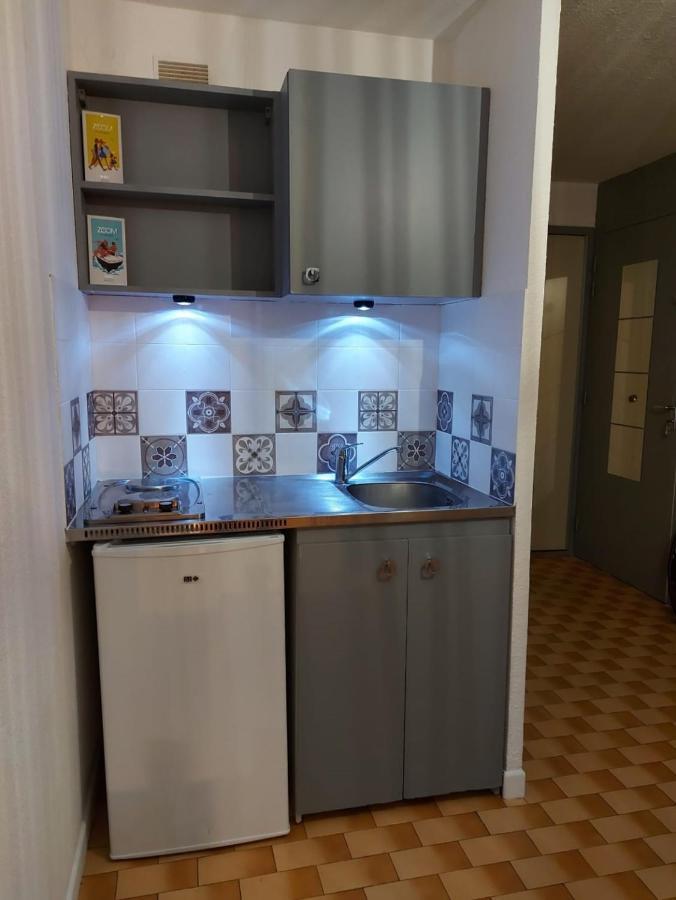 Coquet Studio Avec Belle Terrasse Lägenhet La Londe-les-Maures Exteriör bild